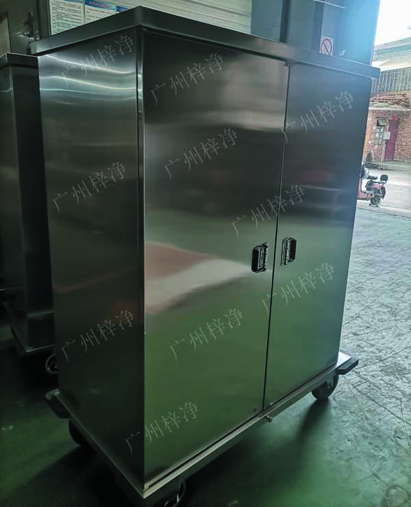 一次性物品電動轉運車采用304拉絲不銹鋼板面板厚度：≥1.2mm,表面作拉絲亞光處理。